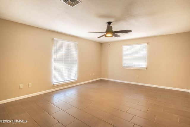 5129 N Valley Drive, Las Cruces, NM 88007