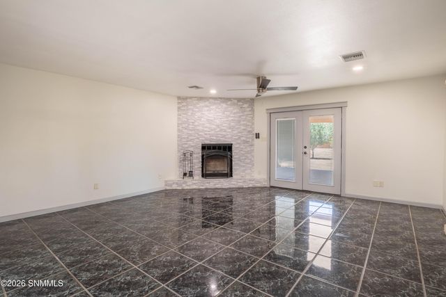 5129 N Valley Drive, Las Cruces, NM 88007