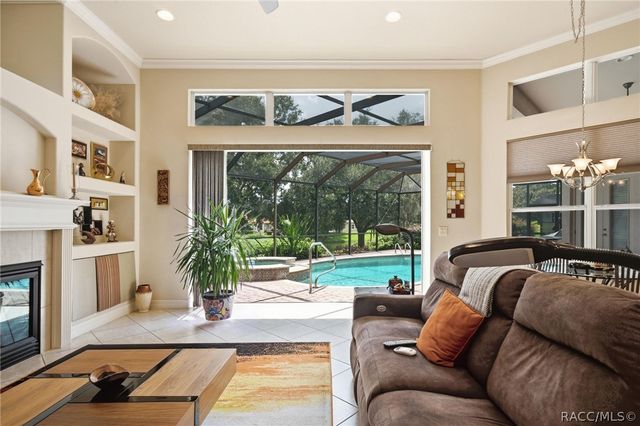 1041 W Beagle Run Loop, Hernando, FL 34442