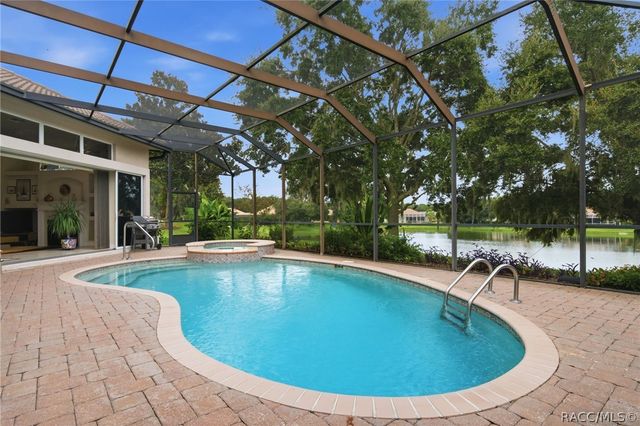 1041 W Beagle Run Loop, Hernando, FL 34442