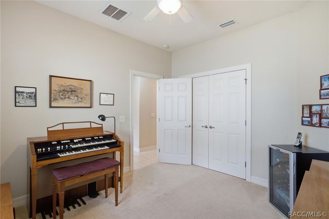 1041 W Beagle Run Loop, Hernando, FL 34442