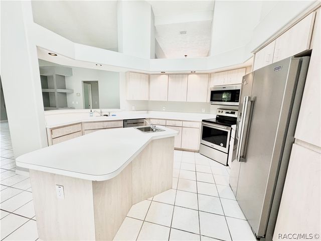 604 W Massachusetts Street, Hernando, FL 34442