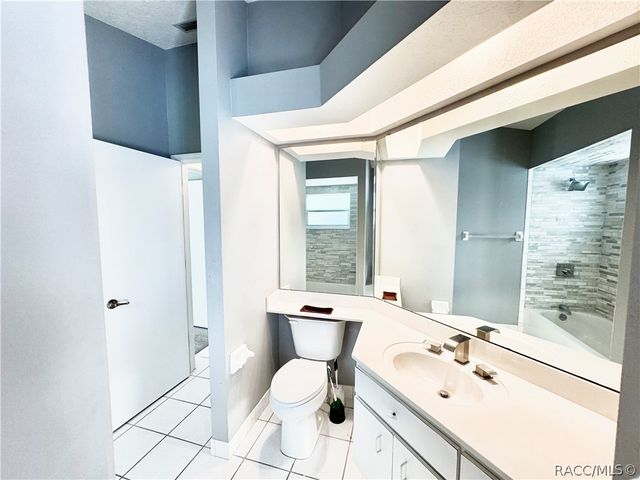 604 W Massachusetts Street, Hernando, FL 34442