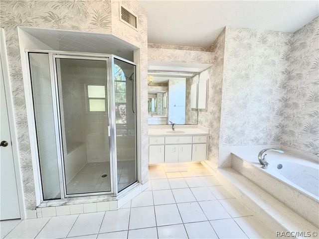 604 W Massachusetts Street, Hernando, FL 34442