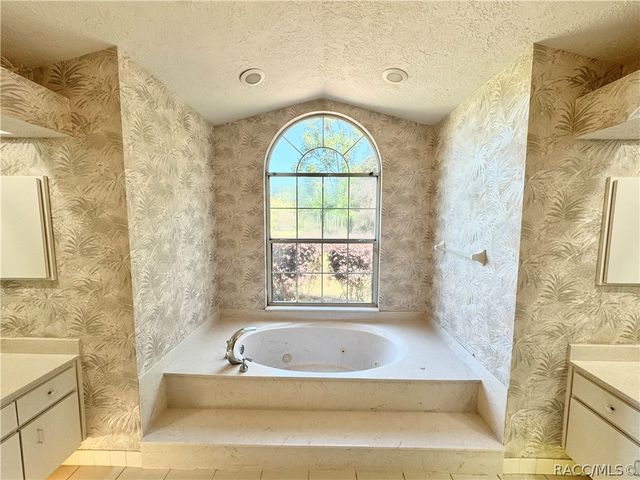 604 W Massachusetts Street, Hernando, FL 34442