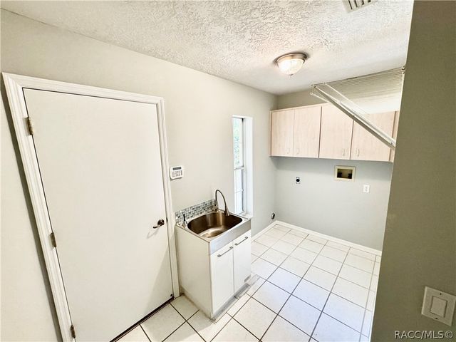 604 W Massachusetts Street, Hernando, FL 34442