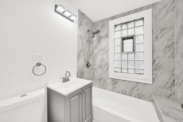 6508 S Claremont Avenue, Chicago, IL 60636