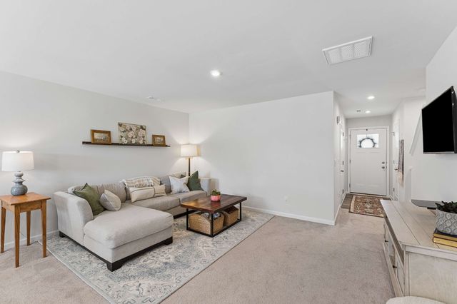 310 Sunnyview Dr, Lebanon, TN 37090