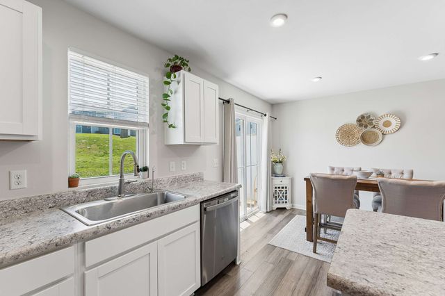 310 Sunnyview Dr, Lebanon, TN 37090