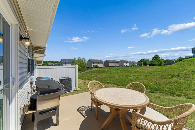 310 Sunnyview Dr, Lebanon, TN 37090