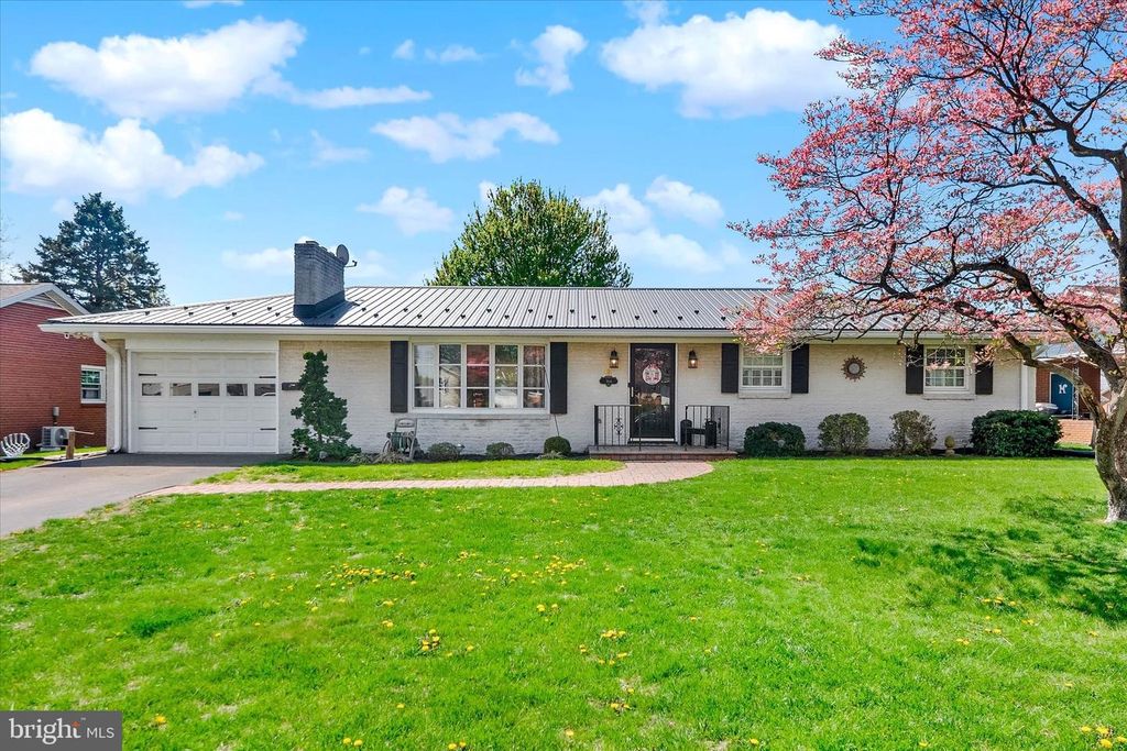 366 TOWN DRIVE, Greencastle, PA 17225