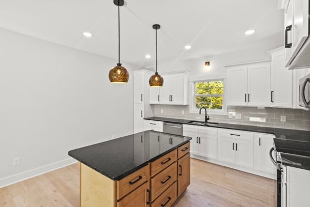 1030 Hanestown Rd, Lafayette, TN 37083