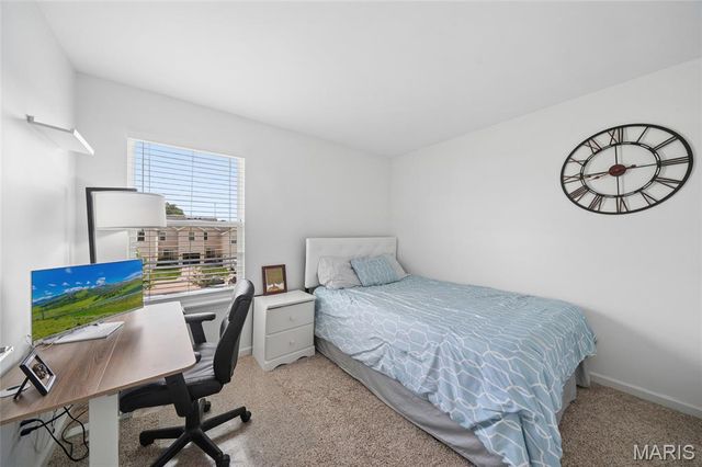 1932 Maryland Oaks Circle, Maryland Heights, MO 63146