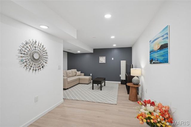 1932 Maryland Oaks Circle, Maryland Heights, MO 63146