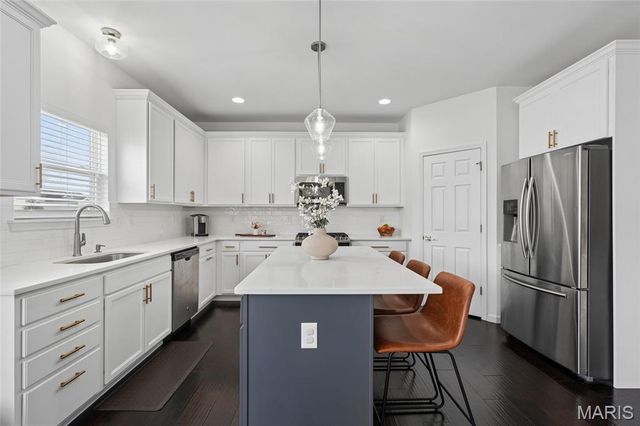 1932 Maryland Oaks Circle, Maryland Heights, MO 63146
