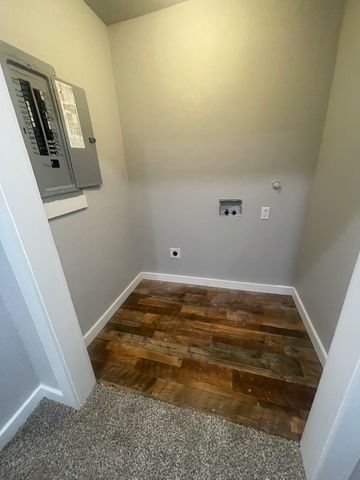 320 W 6th Street, Bonham, TX 75418