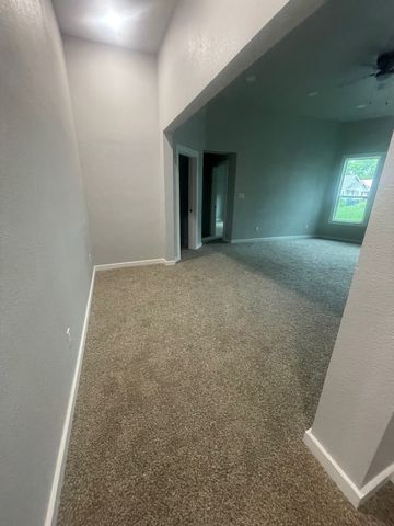 320 W 6th Street, Bonham, TX 75418
