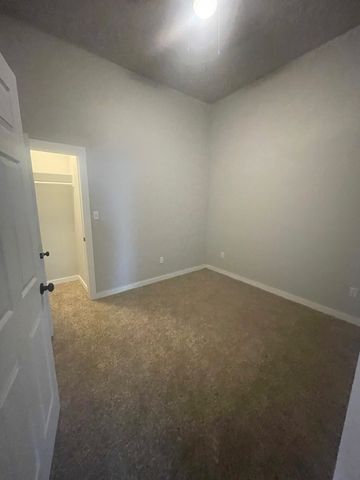 320 W 6th Street, Bonham, TX 75418