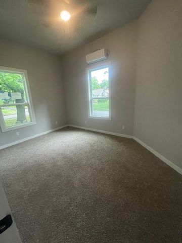 320 W 6th Street, Bonham, TX 75418