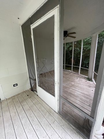 320 W 6th Street, Bonham, TX 75418