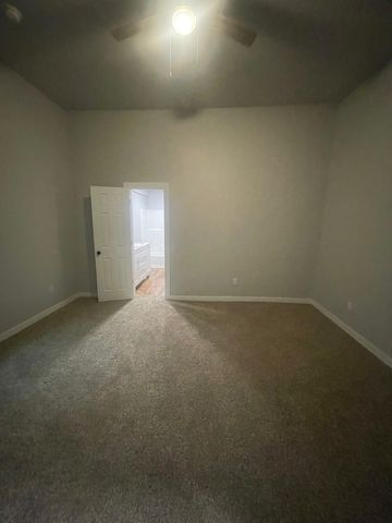 320 W 6th Street, Bonham, TX 75418