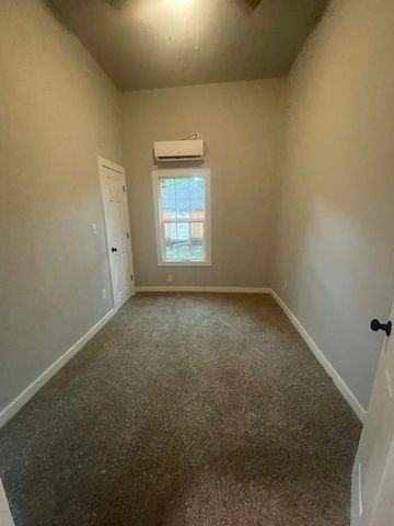 320 W 6th Street, Bonham, TX 75418