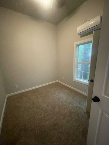 320 W 6th Street, Bonham, TX 75418
