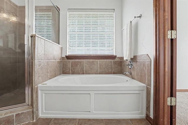 2710 Shoreline Drive, Norman, OK 73026