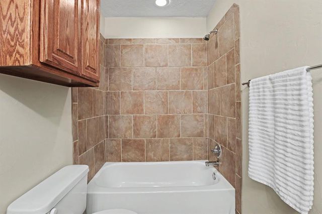 2710 Shoreline Drive, Norman, OK 73026
