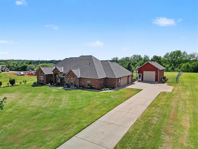 2710 Shoreline Drive, Norman, OK 73026