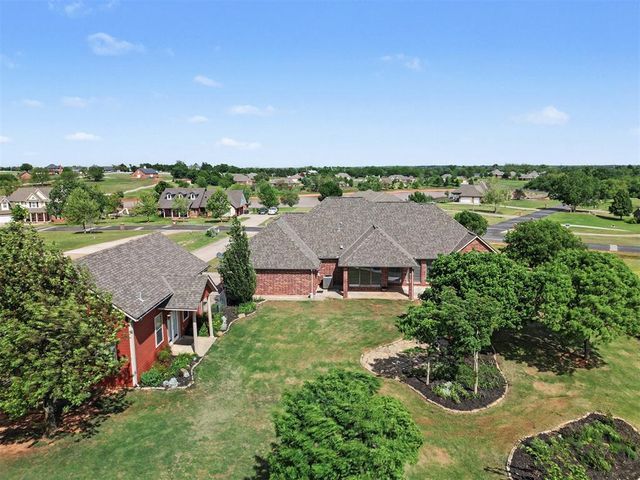 2710 Shoreline Drive, Norman, OK 73026