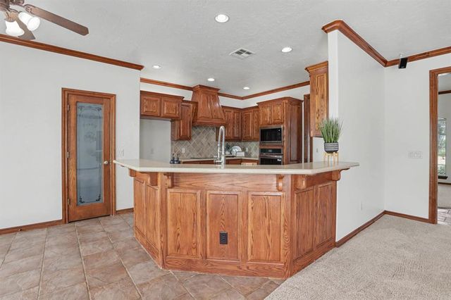 2710 Shoreline Drive, Norman, OK 73026