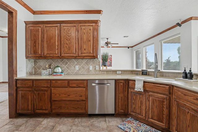 2710 Shoreline Drive, Norman, OK 73026
