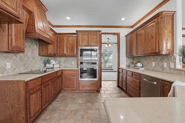 2710 Shoreline Drive, Norman, OK 73026