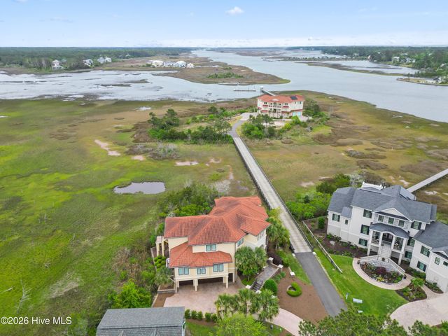 2541 Mariners Way SE, Southport, NC 28461