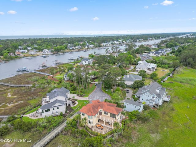 2541 Mariners Way SE, Southport, NC 28461