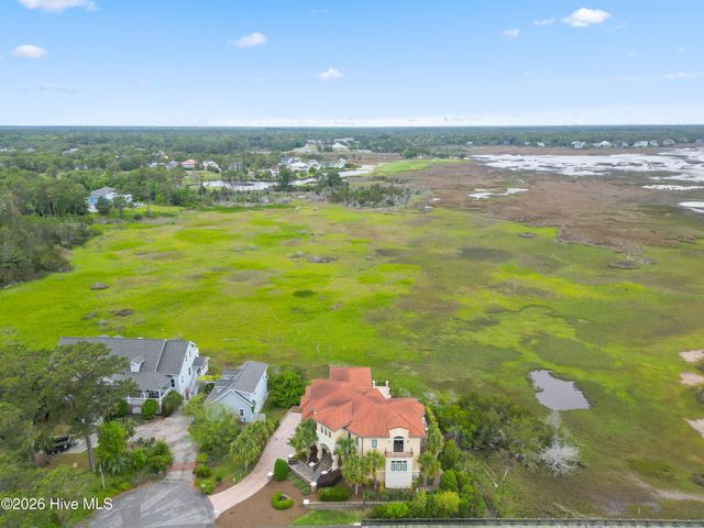 2541 Mariners Way SE, Southport, NC 28461