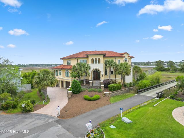 2541 Mariners Way SE, Southport, NC 28461