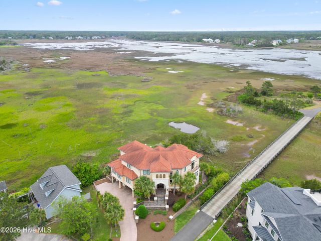 2541 Mariners Way SE, Southport, NC 28461
