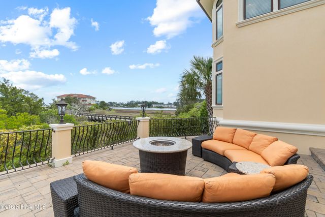 2541 Mariners Way SE, Southport, NC 28461
