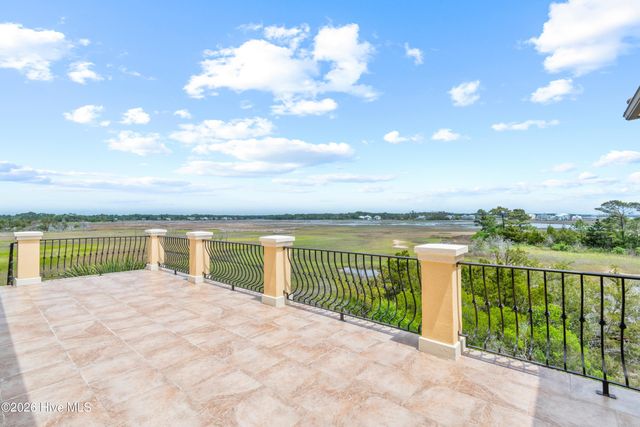 2541 Mariners Way SE, Southport, NC 28461