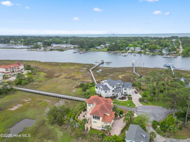 2541 Mariners Way SE, Southport, NC 28461