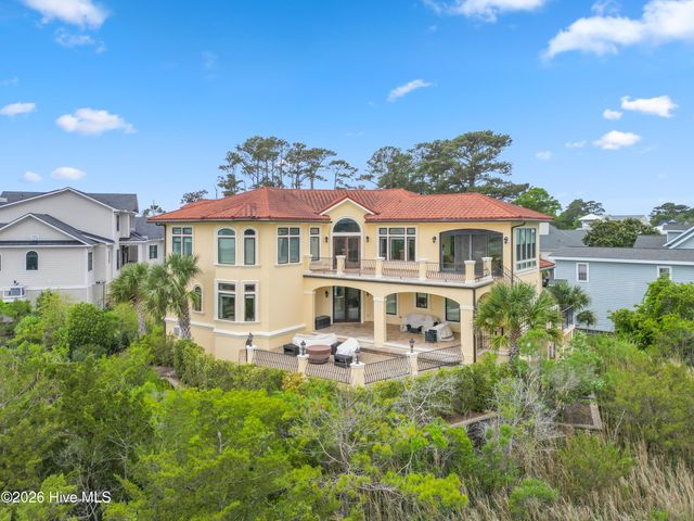 2541 Mariners Way SE, Southport, NC 28461