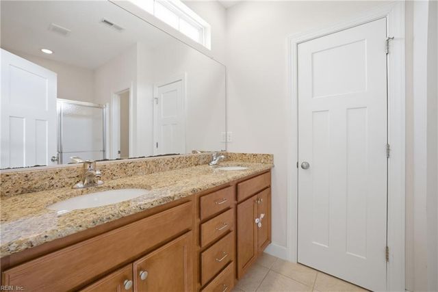 3135 Patrick Henry DR, Chesapeake, VA 23323