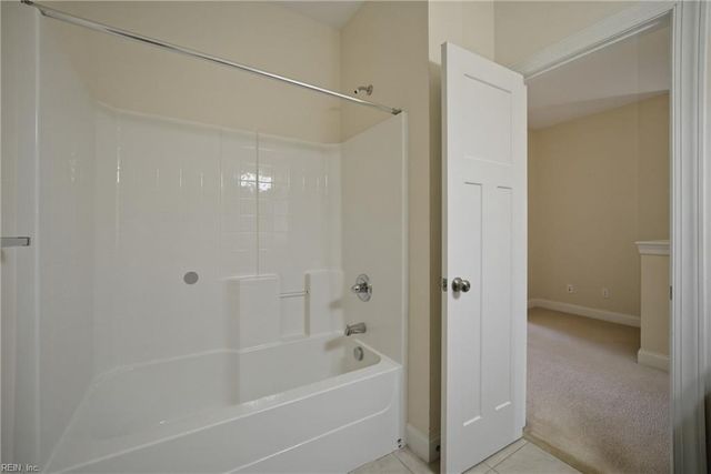3135 Patrick Henry DR, Chesapeake, VA 23323