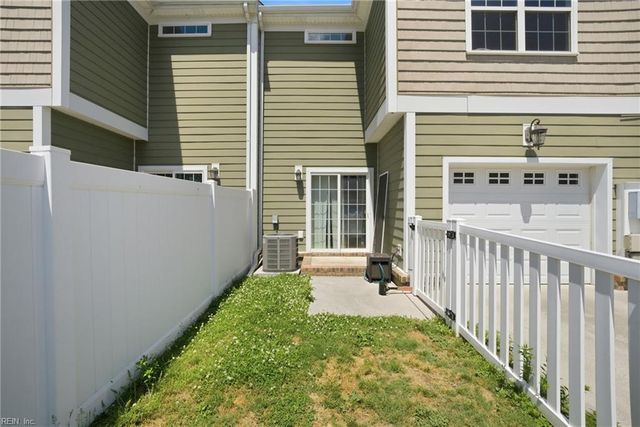 3135 Patrick Henry DR, Chesapeake, VA 23323