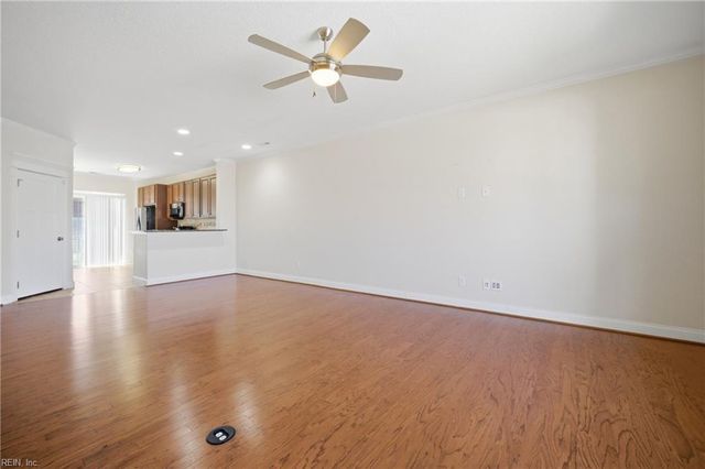 3135 Patrick Henry DR, Chesapeake, VA 23323