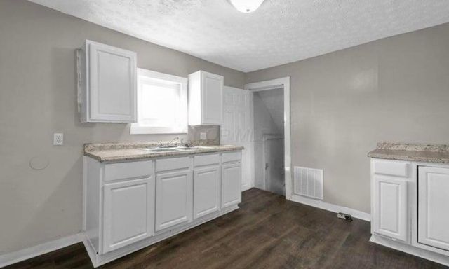 1371 E 23rd Avenue, Columbus, OH 43211