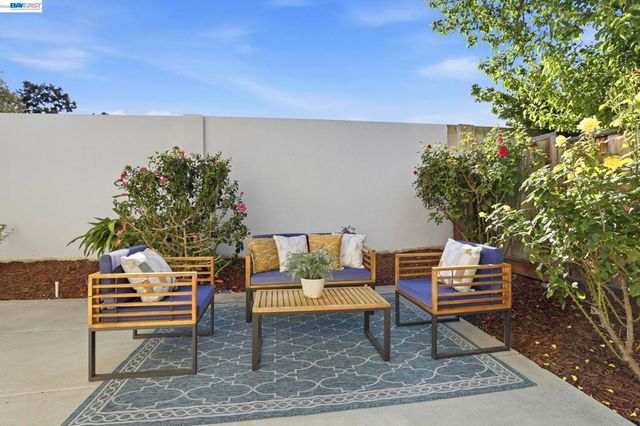 42525 Fern Cir, Fremont, CA 94538