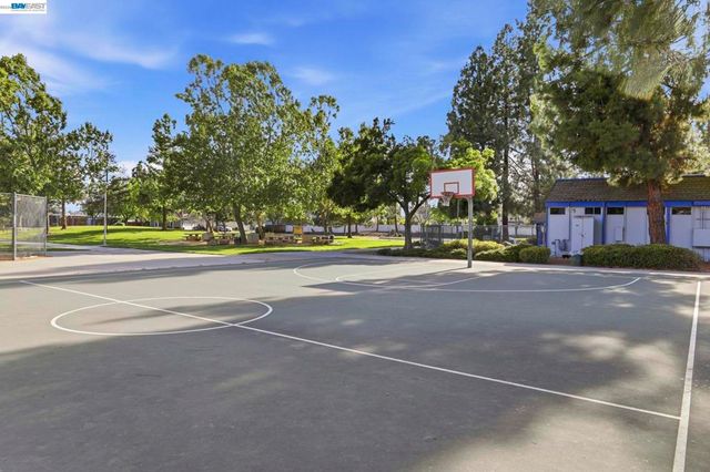 42525 Fern Cir, Fremont, CA 94538